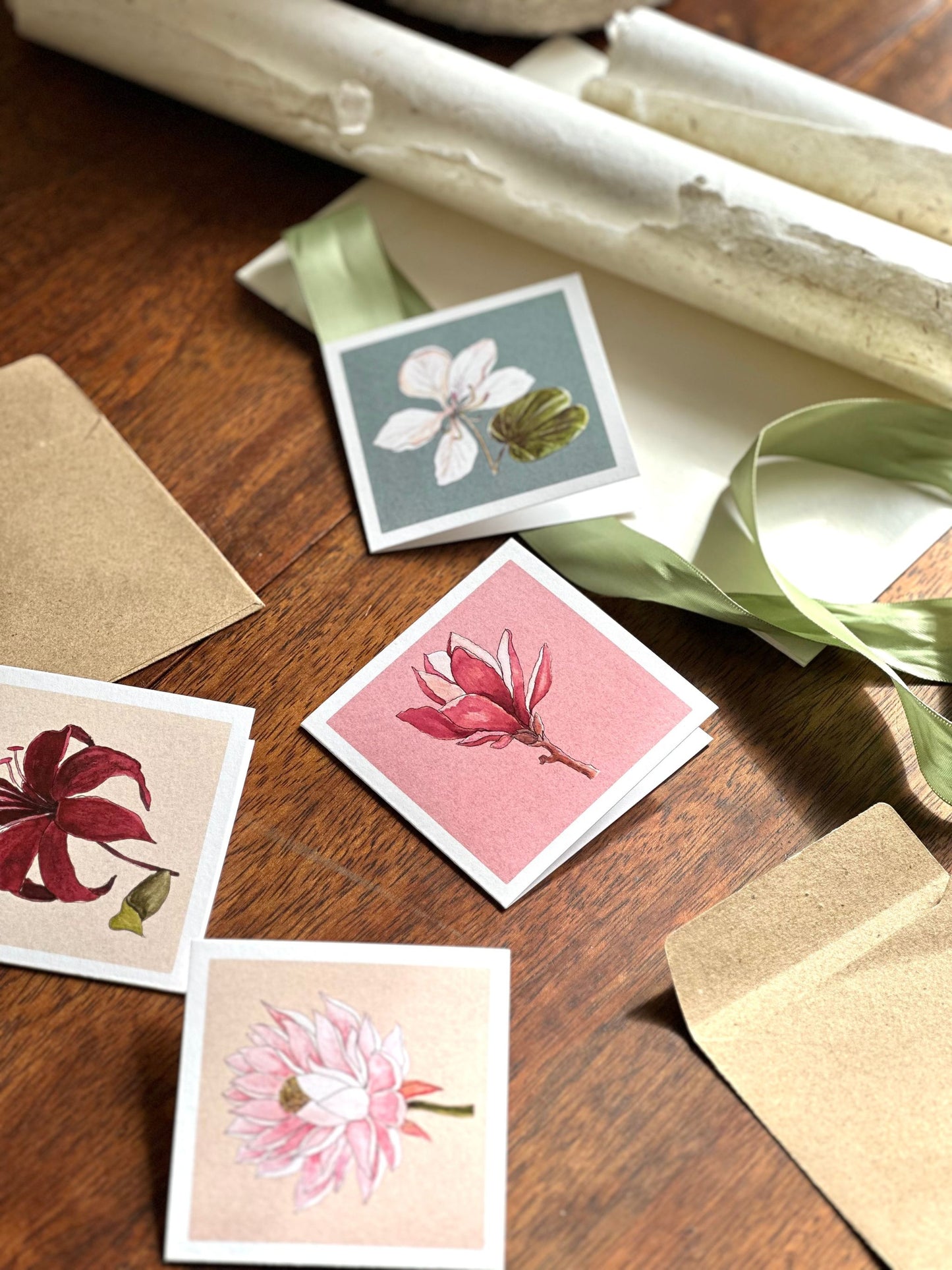 SET OF FIFTEEN GREETING CARDS: FLORALS